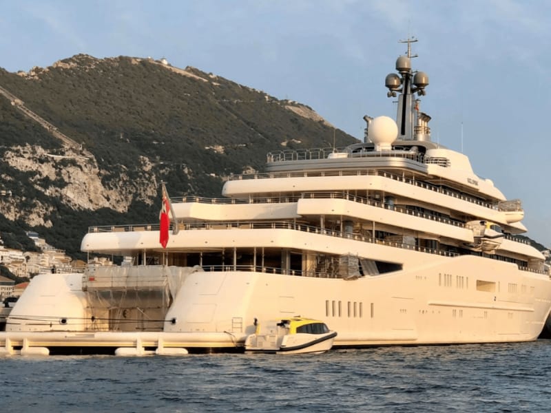 how much is abramovich yacht worth